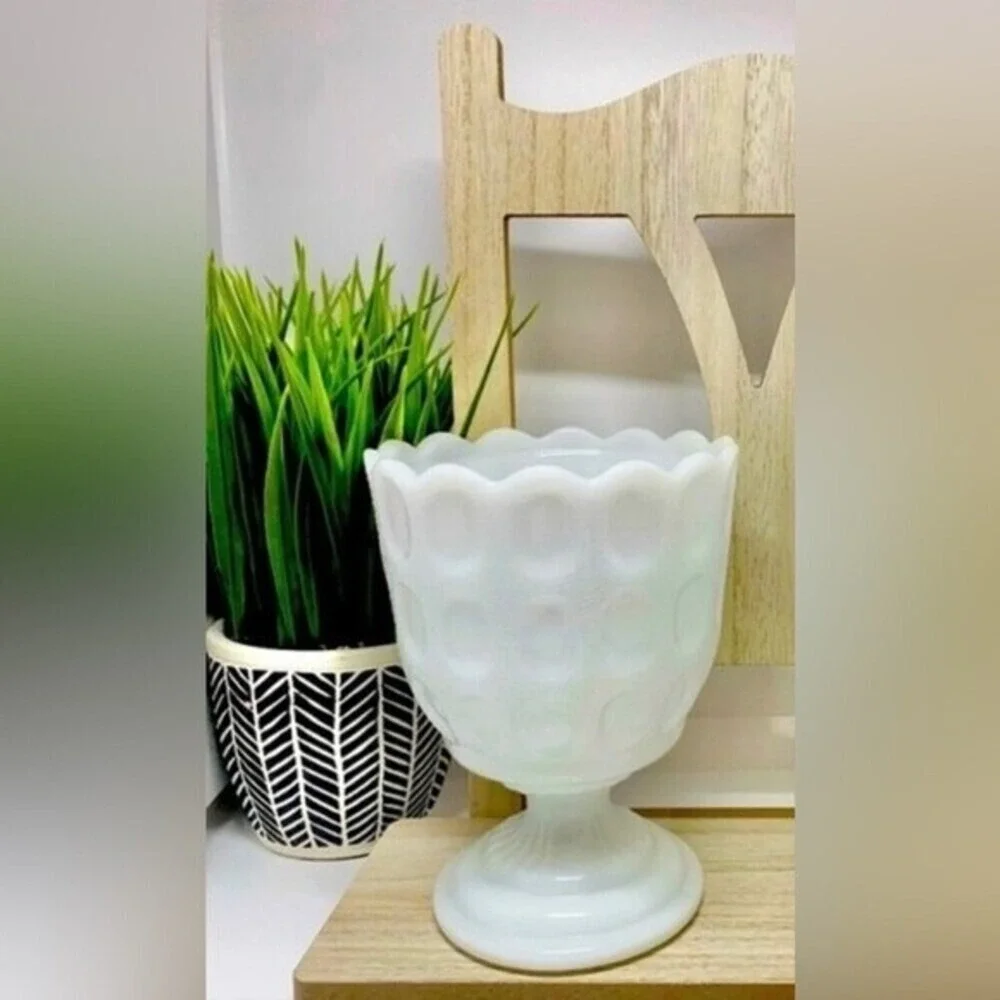 E.O.Brody Vintage‎ White Milk Glass Thumb Print Pattern Vase Planter Bowl Dish